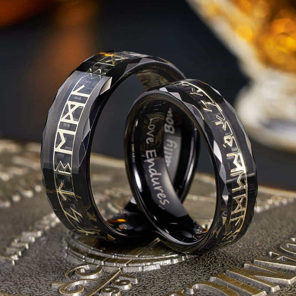 Anillo Vikingo Negra con Runas de Tungsteno Facetado