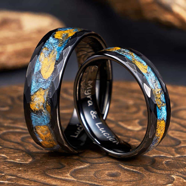 Anillo de Tungsteno Facetado Negro con Arena Fluida - Tinte Auroral