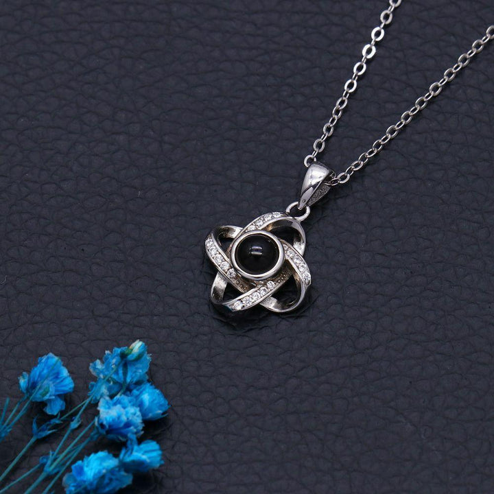 Collar Trébol Infinito con Proyección Foto Personalizado - Remigifts