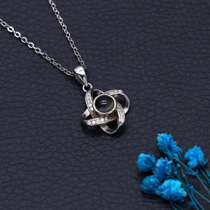 Collar Trébol Infinito con Proyección Foto Personalizado - Remigifts