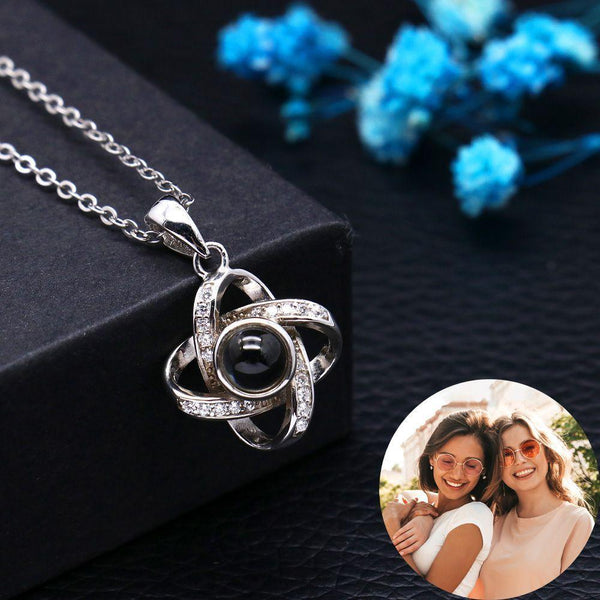 Collar Trébol Infinito con Proyección Foto Personalizado - Remigifts